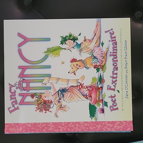 Fancy Nancy's Bountiful Box of Books - Picture 4 of 7